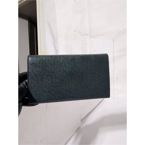 Authentic Louis Vuitton Taiga Long Flap Wallet Navy Blue - Picture 15 of 15
